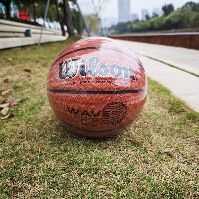 Wilson Outdoor Adult Competition Training Anti -Slip -resistant Professional No. 7 Standard Basketball soft leather hand is so delicate