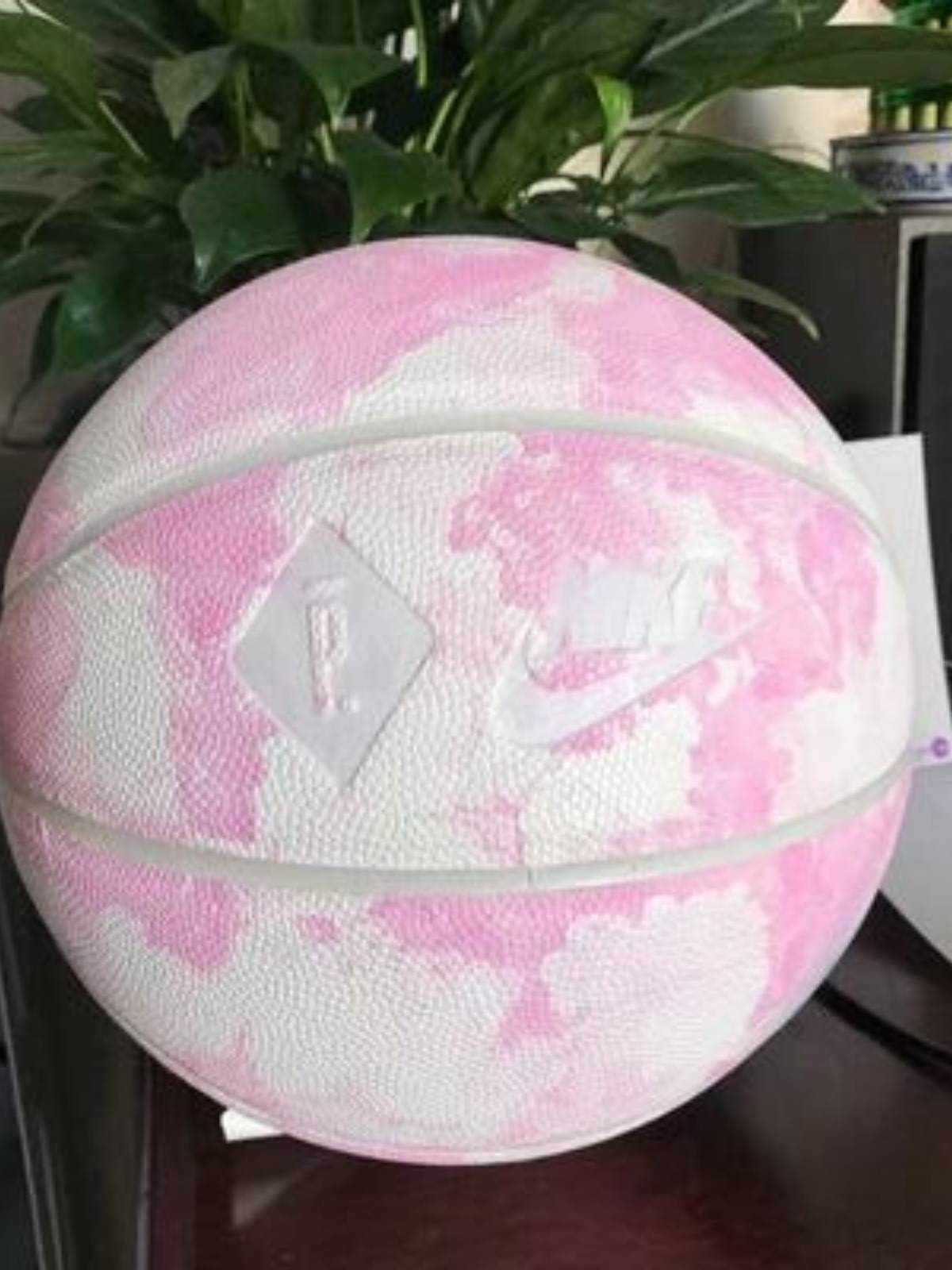Nike Nike genuine new model 7 basketball wet and wear -resistant indoor and outdoor cement land men and women students specialty