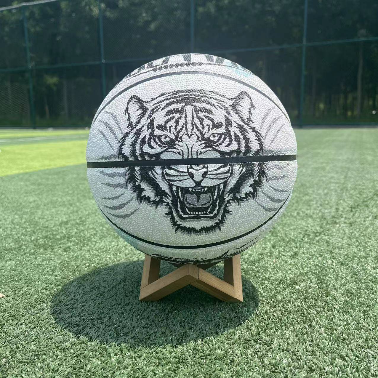 Genuine No. 7 Wet Wet Basketball indoor and outdoor abrasion -resistant anti -slip soft leather handy feel youth training competition for middle school entrance examination