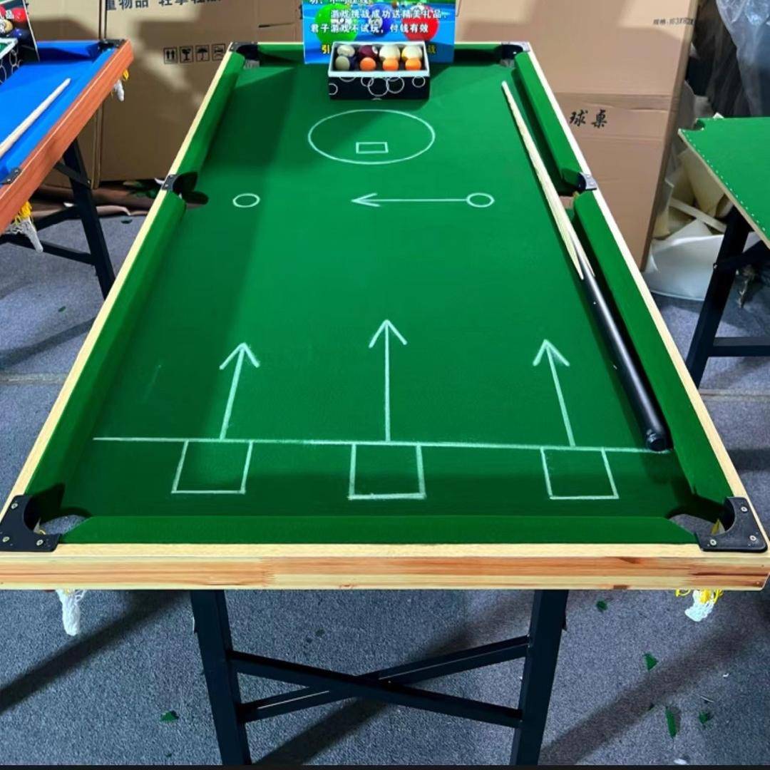The billiard table of the Internet stalls can make money on a table ball to play coins challenge equipment entertainment and entrepreneurial toy night market