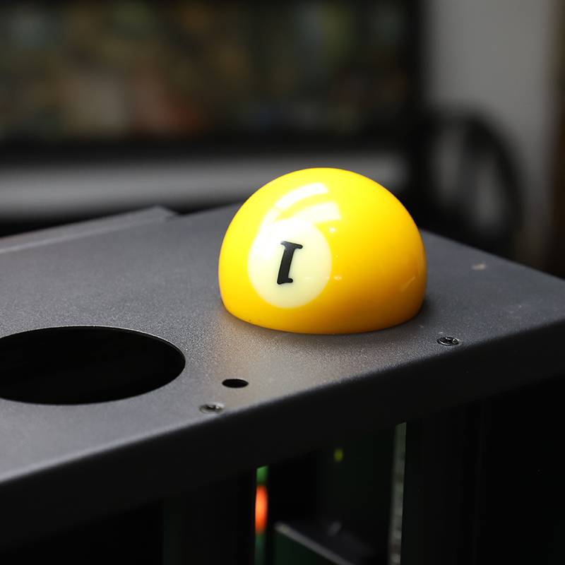 Locking in the ball table collector 24 -hour no B people's self -guided ball room self -service self -service unmanned ones on the rails of the billiards