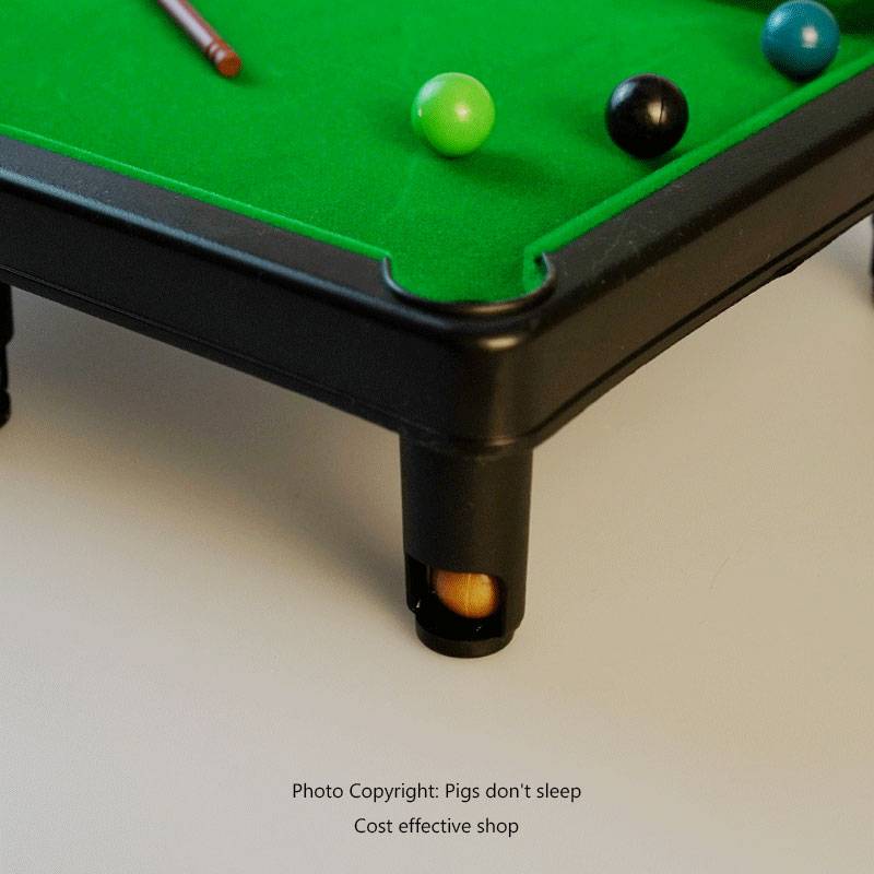 Little pig does not sleep!Boring at anytime, anywhere playing billiards! Mini mini billiard gifts