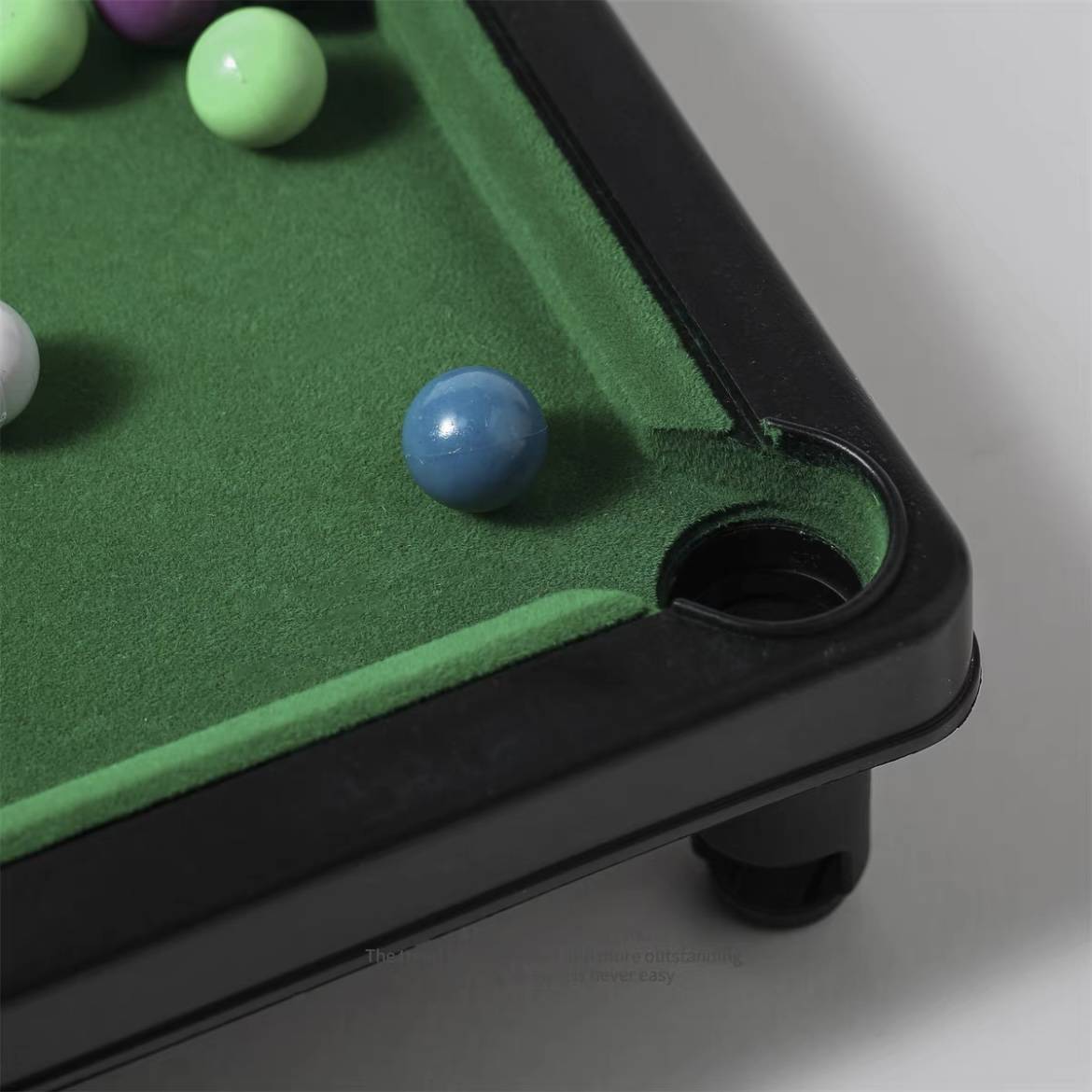 Boring anytime, anywhere, playing billiards with TA! Mini micro billiards give men girlfriends girlfriends birthday gift