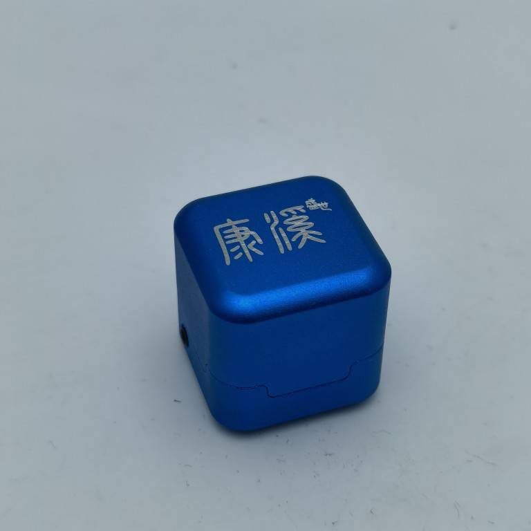 Blue Kangxi strong magnetic chocolate box ➕ wrench