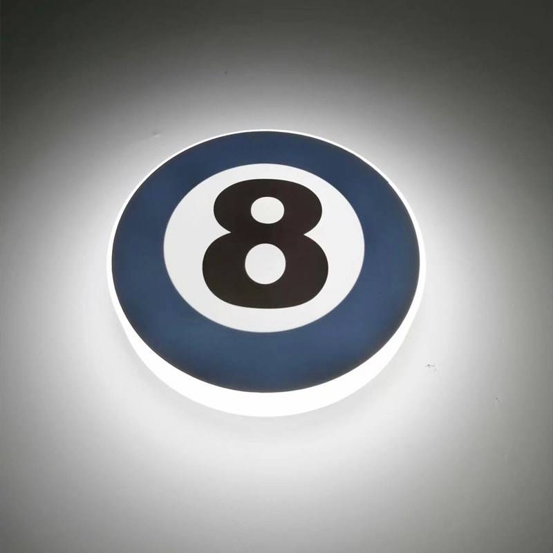 No. 8 (black)