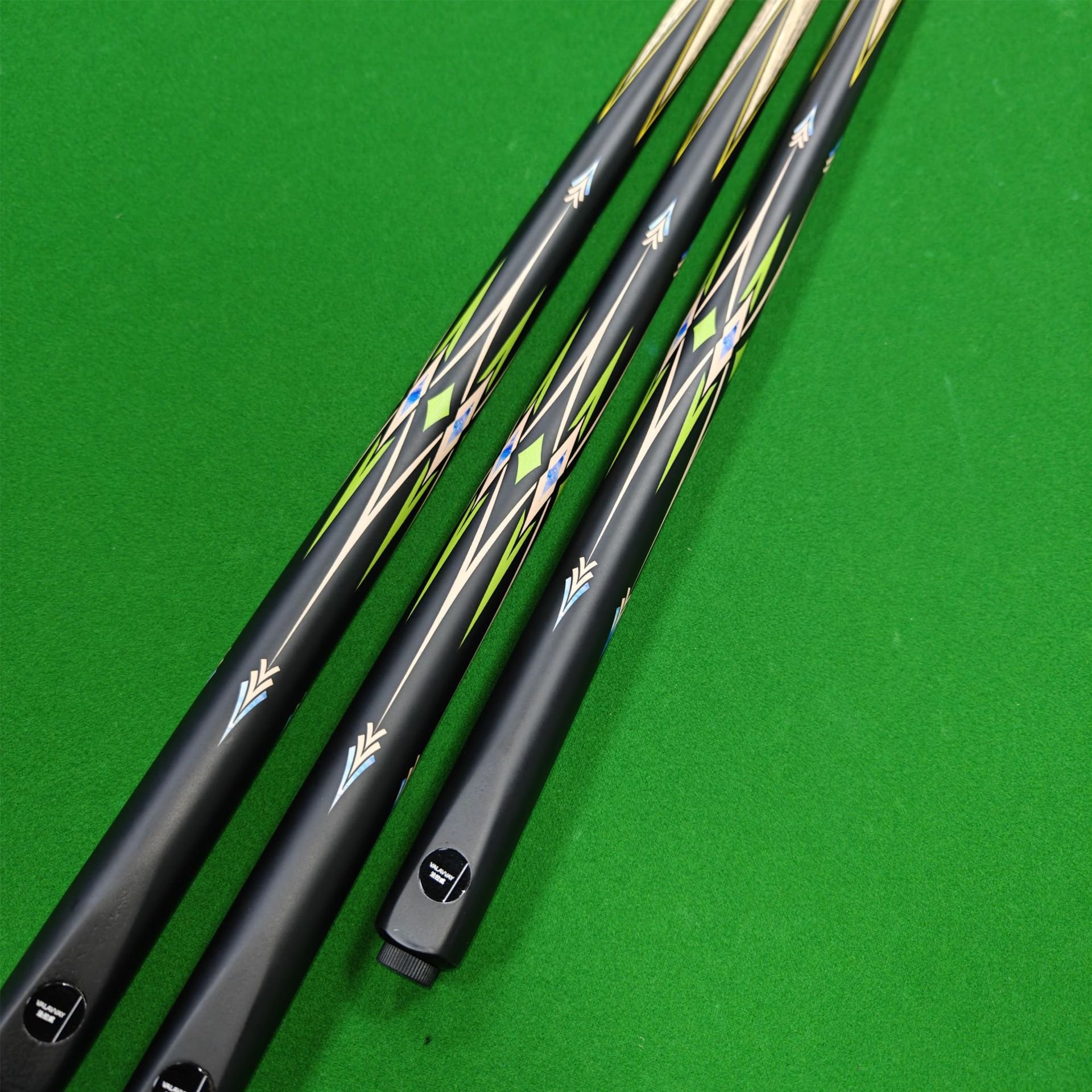 Popular Trends Elegant Fashionable Billiard Snooker Cue Kit With Accessory Gifts
