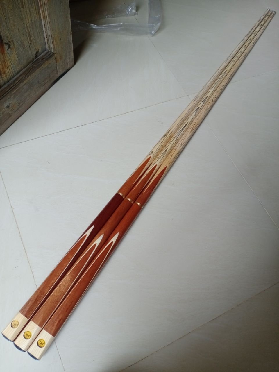 3/4 Ash Wood Material Good Price Billiard Cue Snooker Cue Stick 10mm Tips