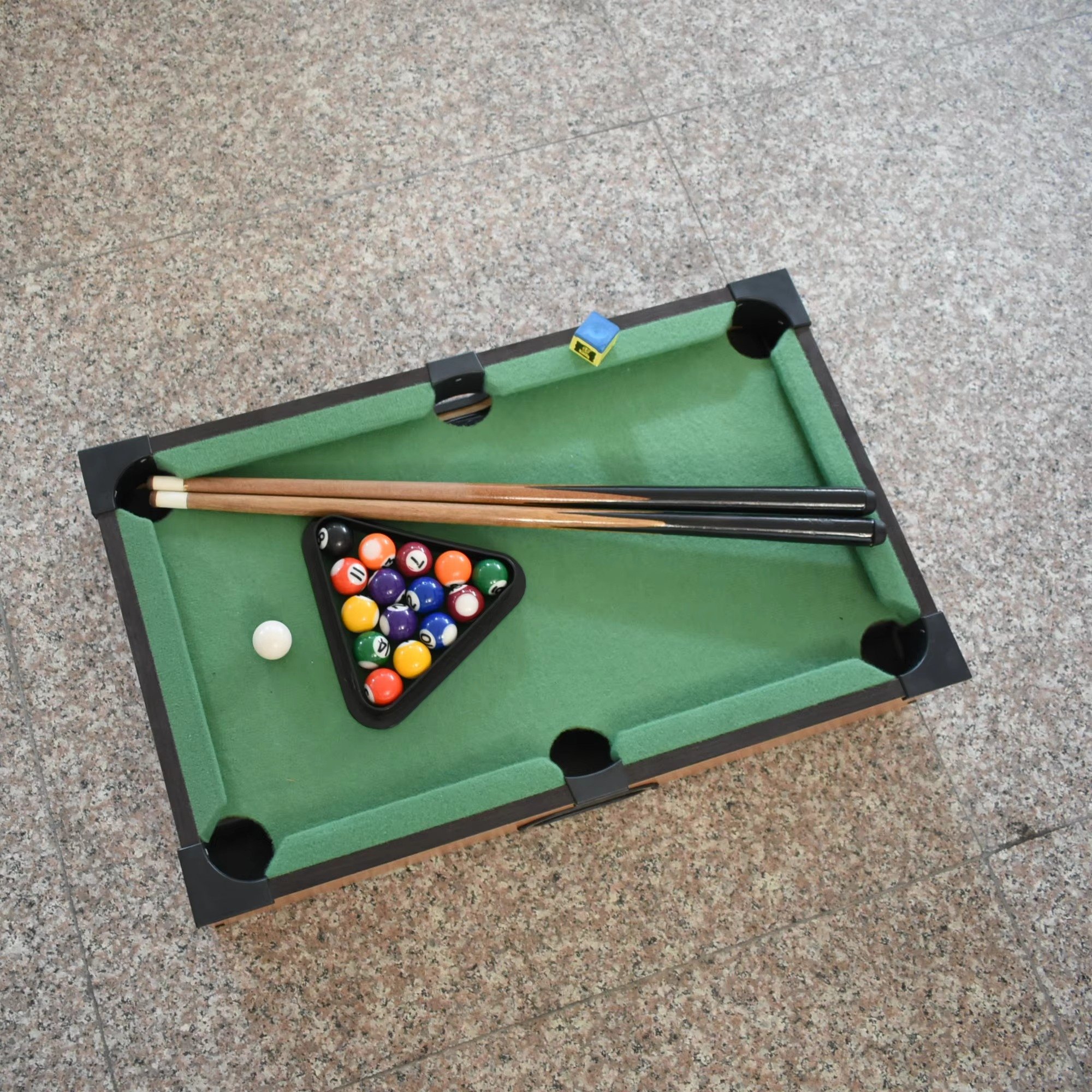 Mini Tabletop Home Billiard Game Set Sports-Inspired Mini Pool Table Snooker Child-Friendly Mini Billiard Table