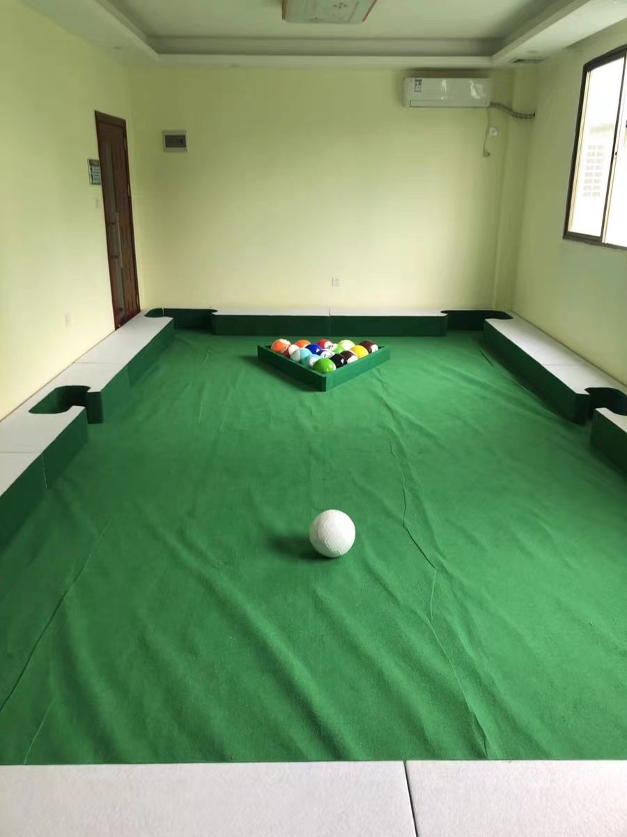 Human Foot Billiards Large-scale Football and Billiards Game