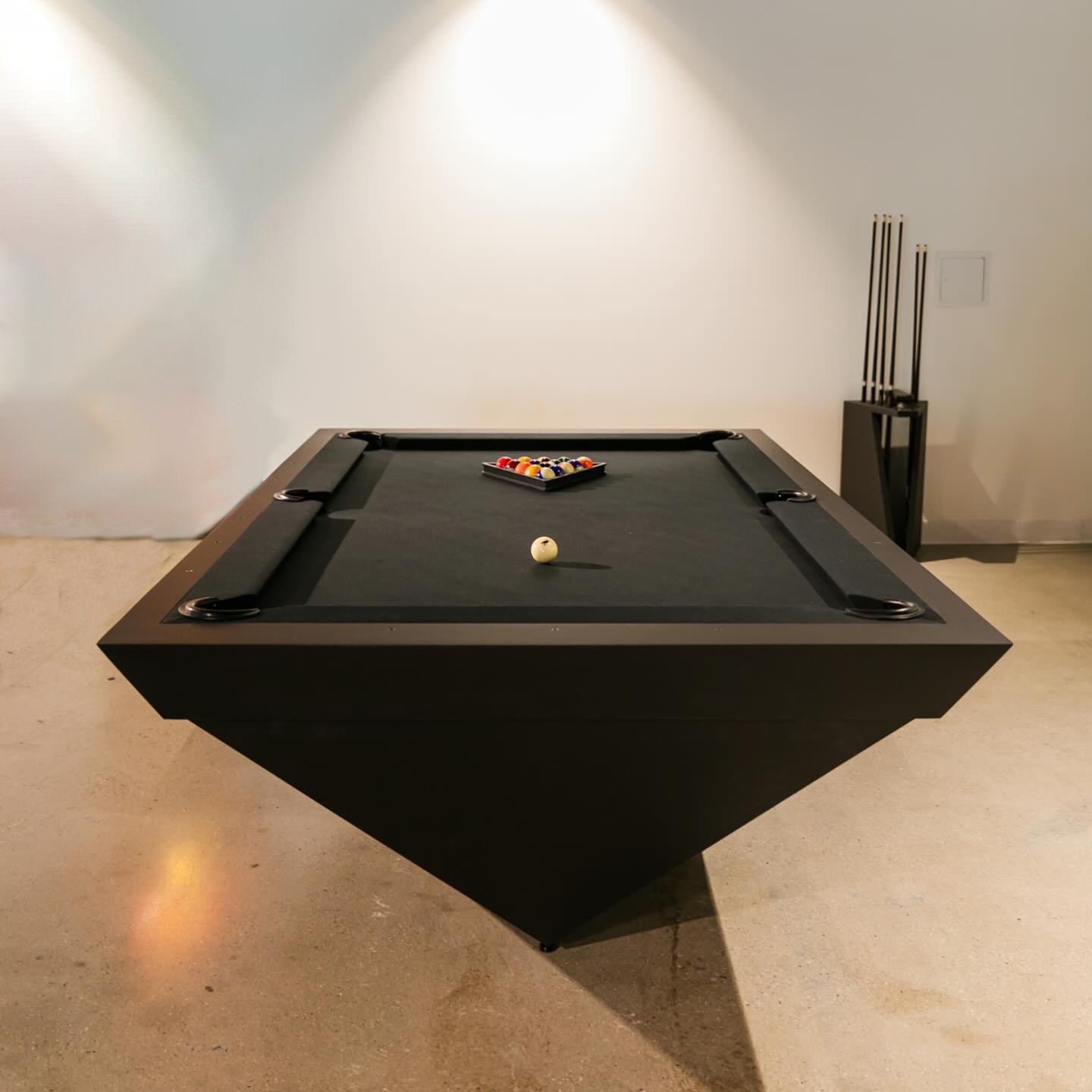 2024 new designs high-end modern style luxury snooker billiard tables 9ft 8ft 7ft size solid wood and slate pool table for sale