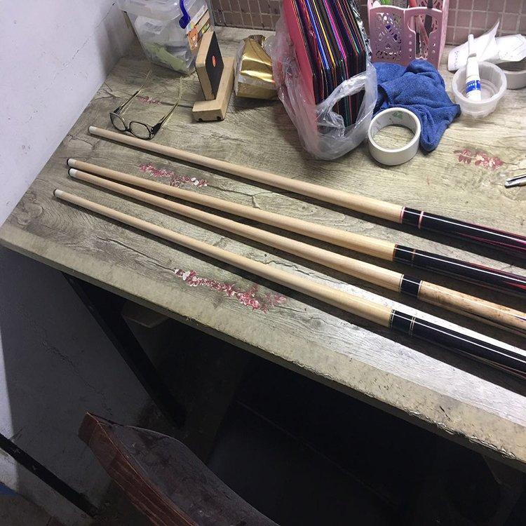 Made entirely by hand Wholesale Cues Handmade Billiards Pool Sticks Snooker Cue