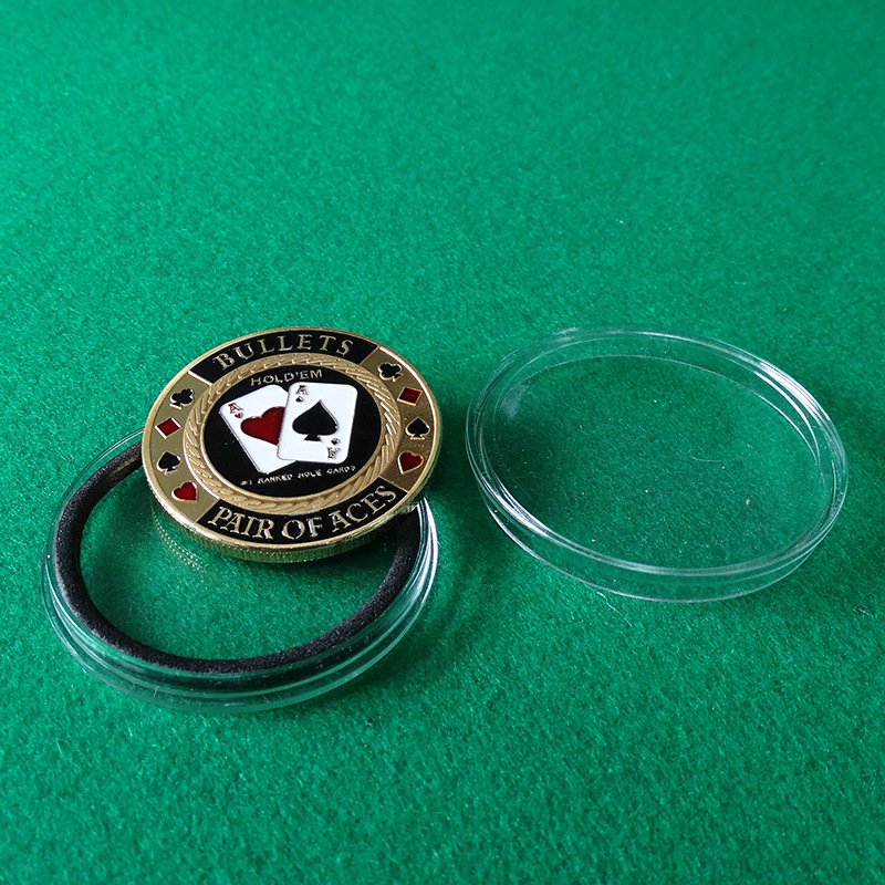 Wholesales 100 Patterns Metal Card Poker Protector Accessories Coin Collectibles Chips Iron Poker Card Guard with Plastic Case