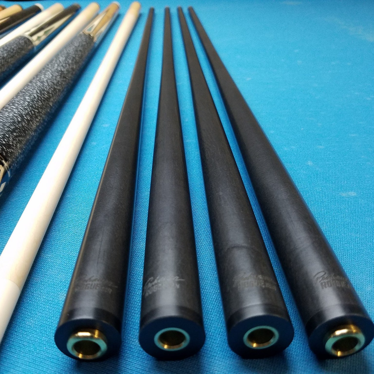 Low Defection billiards carbon pool cues 11.8mm 12.4mm 12.8mm 13mm pro taper carbon fiber cue