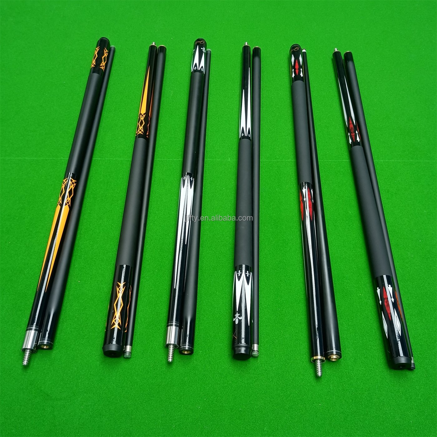 Two-Piece Carbon Fiber Snooker Pool Cue Stick for Sports Use and Billiard Balls