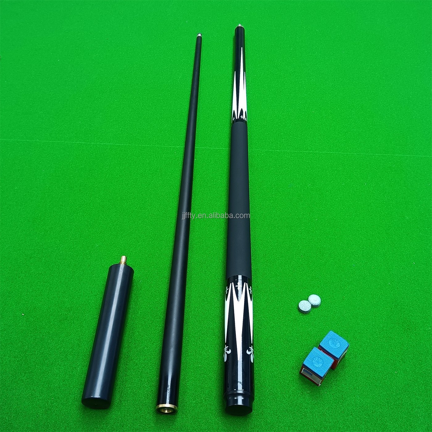 Two-Piece Carbon Fiber Snooker Pool Cue Stick for Sports Use and Billiard Balls