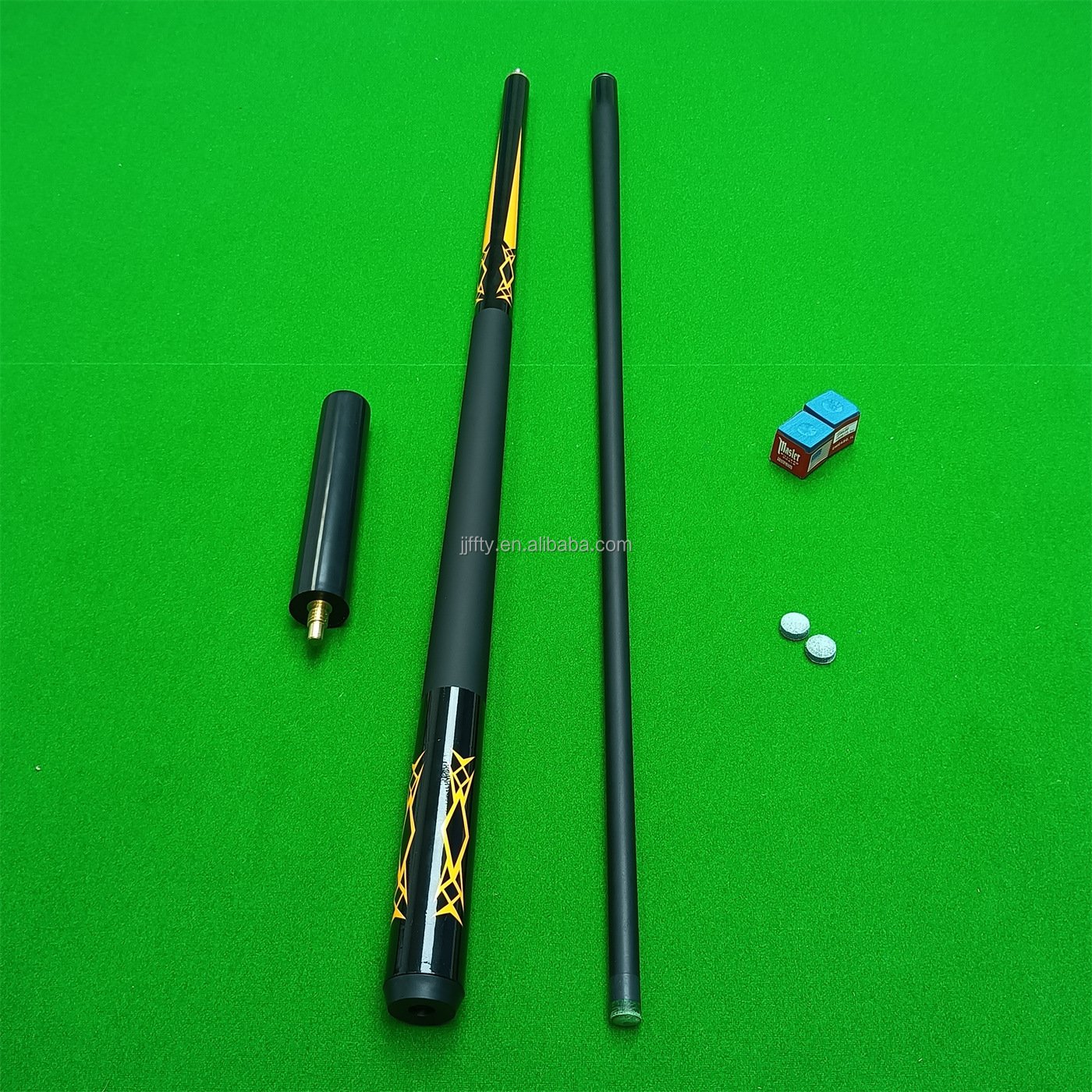 Two-Piece Carbon Fiber Snooker Pool Cue Stick for Sports Use and Billiard Balls
