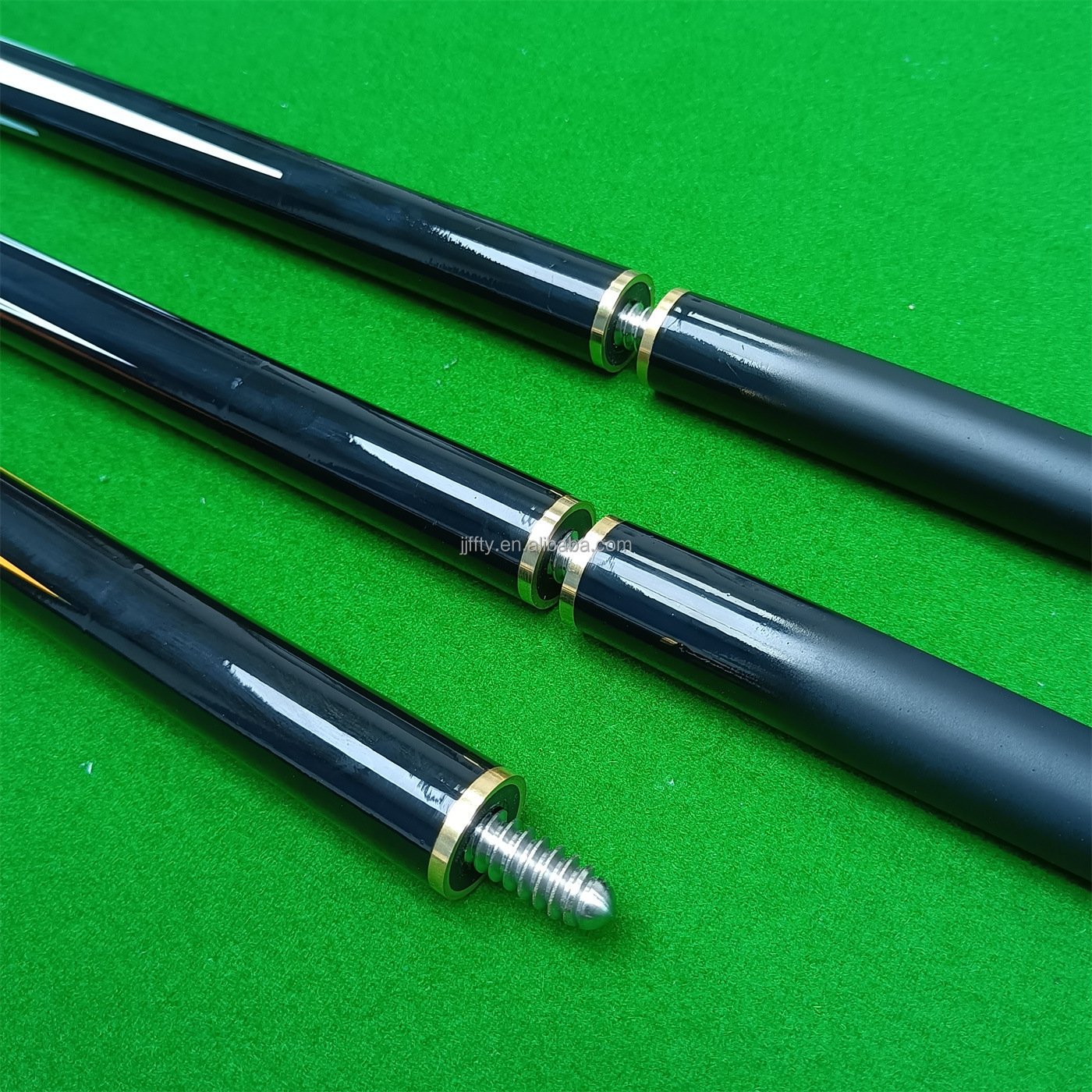 Two-Piece Carbon Fiber Snooker Pool Cue Stick for Sports Use and Billiard Balls