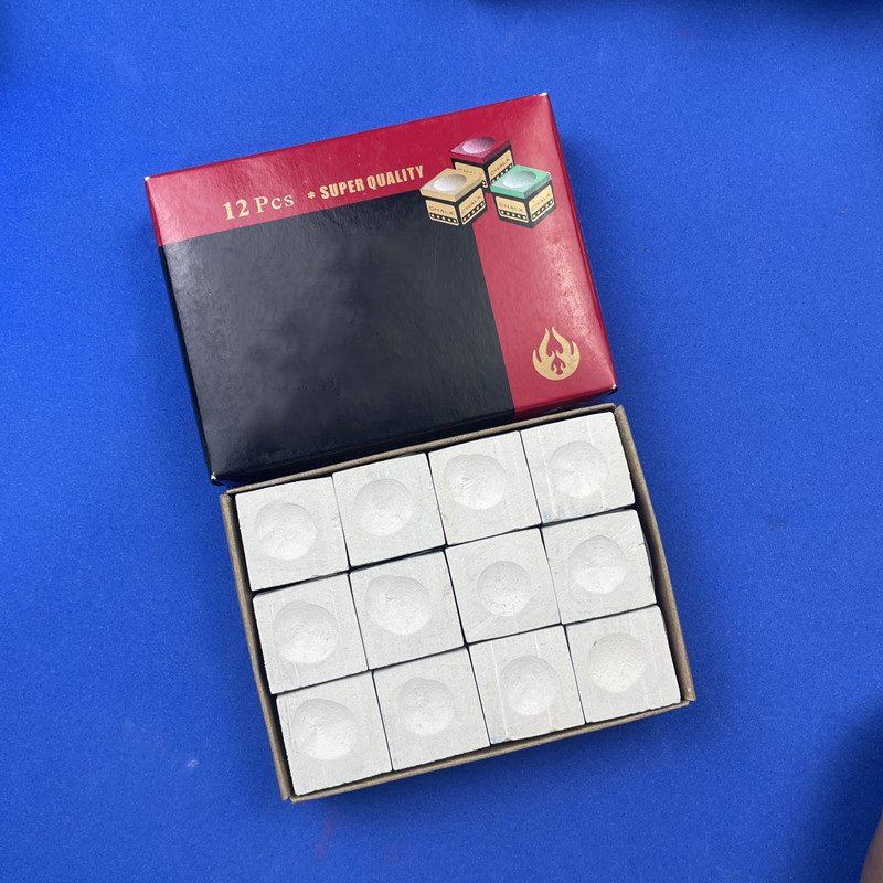 Wholesales 12 Pcs Pack Level Table Billiards Accessories Stick Chalks A Dry & Greasy Snooker & Billiard Pool Cue Chalk