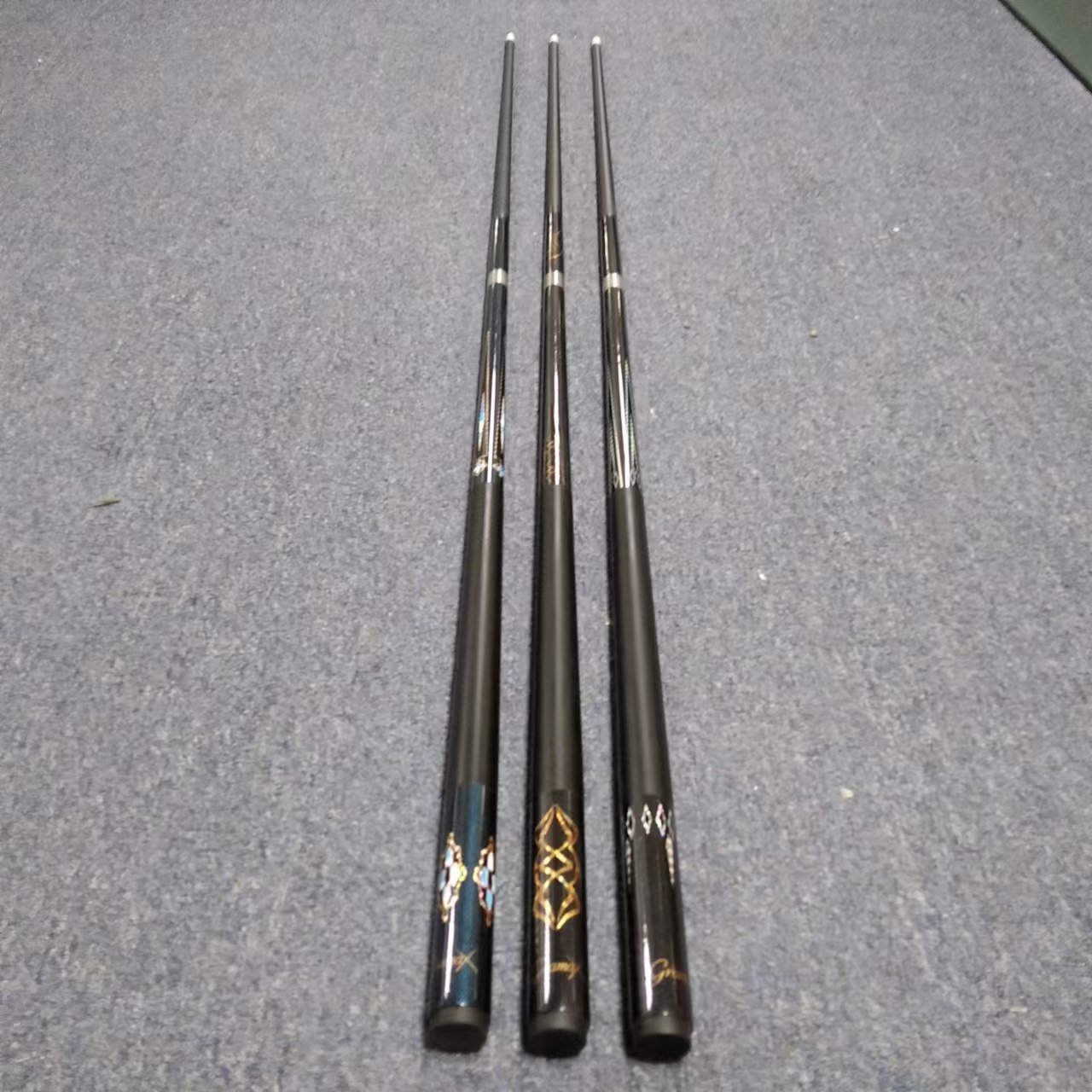 Billiard 2 Pieces Carbon Fiber Pool Cue Sticks WIth 13MM Tips For Sale