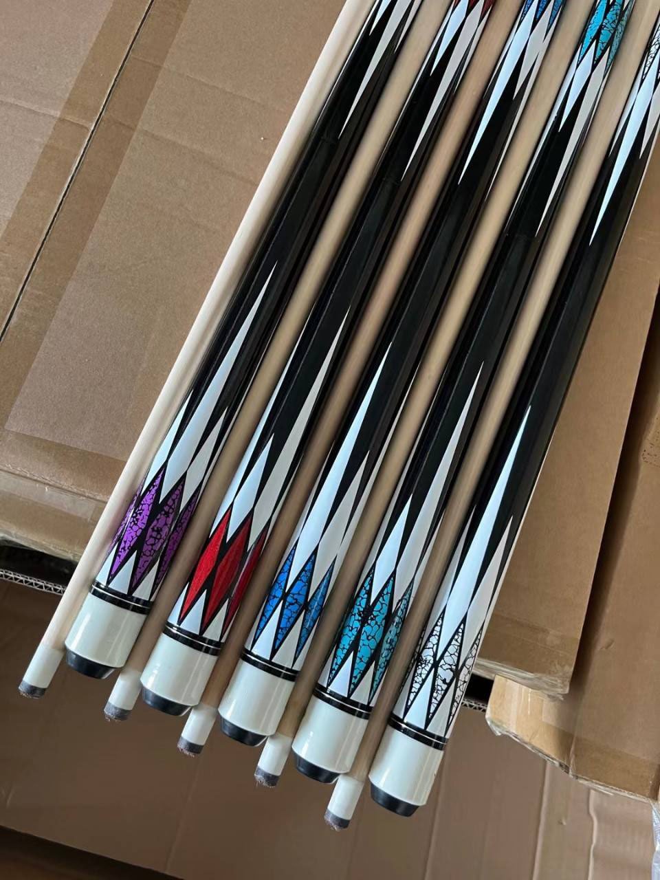 Customized 57 Inch 1/2 Split Jump Break Jointed Pool Cue Stick 2 Piece Maple Billiard Cues with 13mm Tip