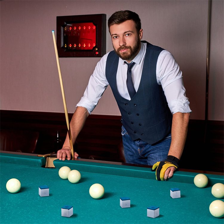 Custom Professional Round Master Pool Stick Cues Billiard Chalk For Billiards