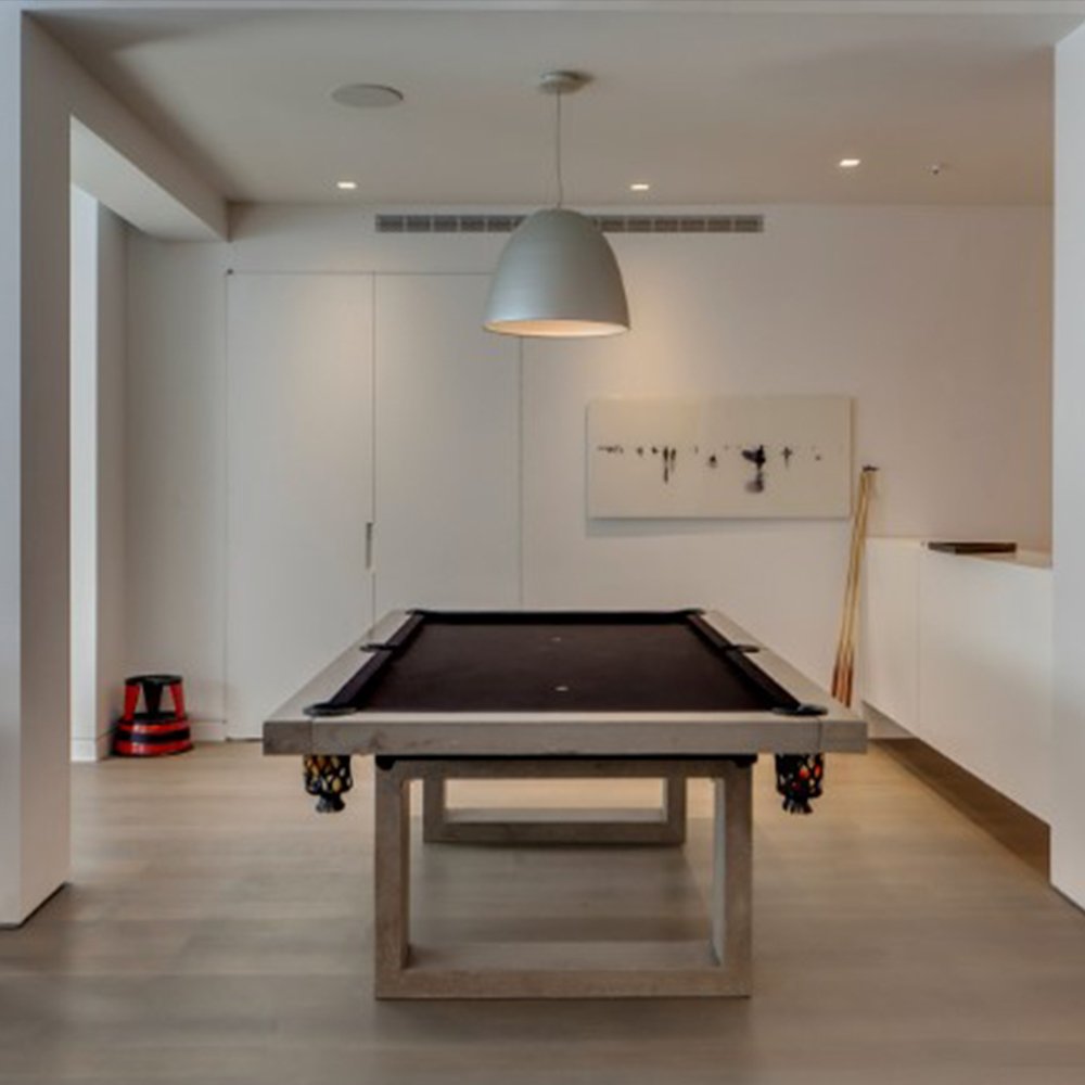 Luxury Modern Indoor Snooker Billiards Sports Table Interactive Comprehensive Pool Accessories PVC Custom Entertaining Athletics