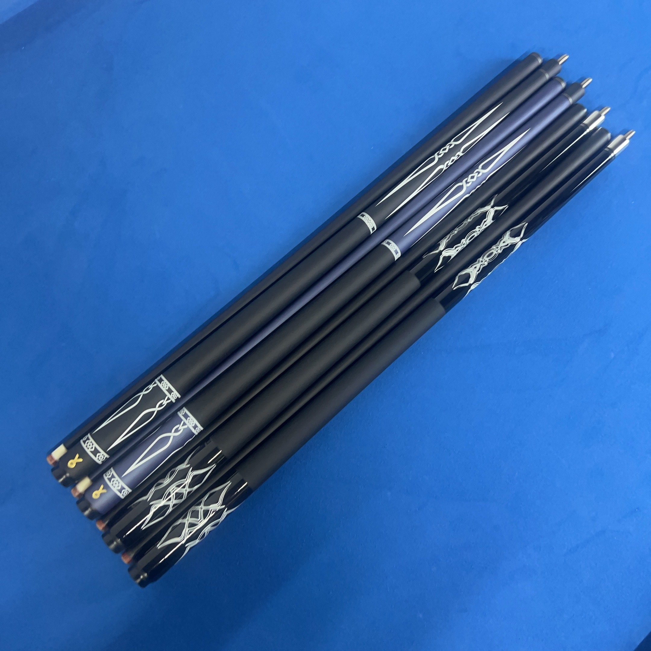 Hot Sell High Quality Pool Snooker & Billiard Cues Carbon fiber 1/2 Joint Handmade Snooker Billiard Pool Cue