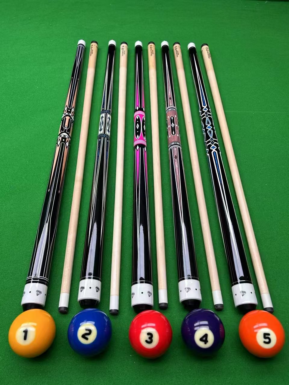 Hot sale good quality 1/2 jointed cues sticks pool billiard cues