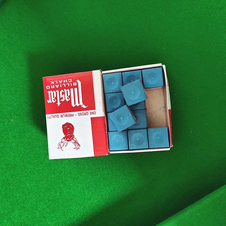 Wholesale Master Chalks Professional 12 PCS High Quality Snooker Billiard Cue Chalks
