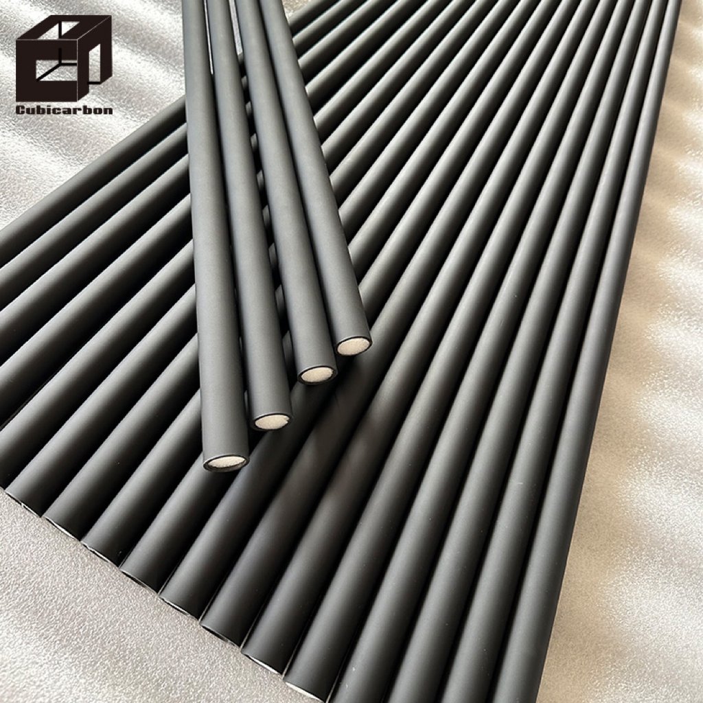 fHigh quality lightweight 12.4 custom length carbon fiber pool cue foam filled billiard stick black and white