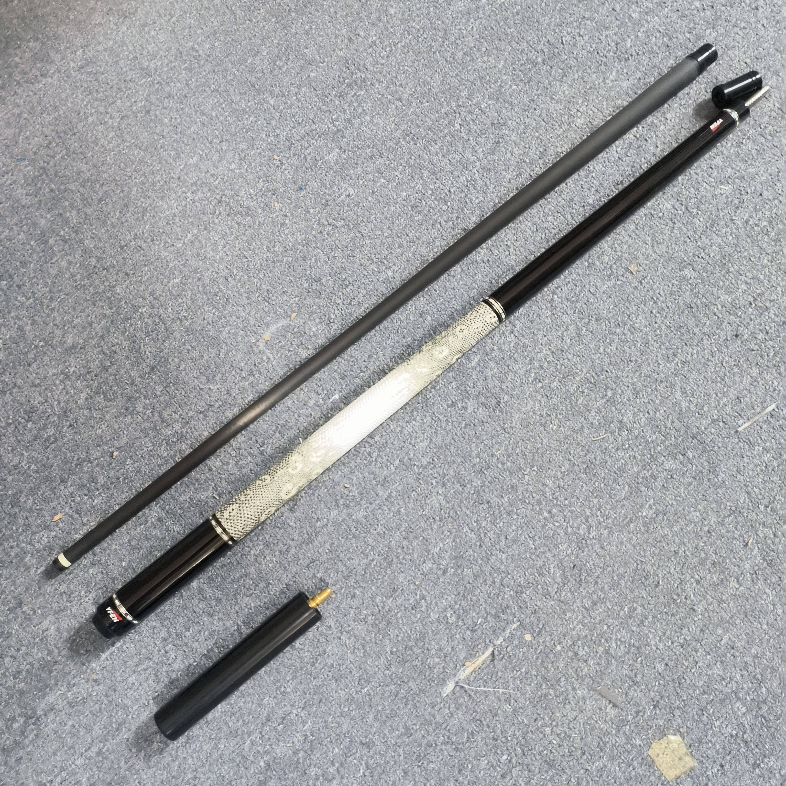 xikuno Real Carbon Fiber Yfen Billiard Carbon Pool Cue 12.5mm Tip with Leather Grip and Extension
