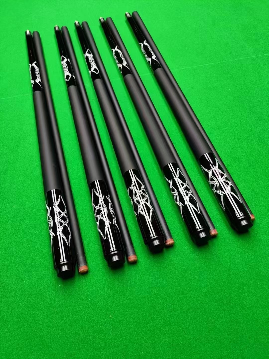 Carbon Fiber Snooker Billiard Cue Standard 1/2 size with 13mm Cue Tips Logo Customizable Factory Direct Sale