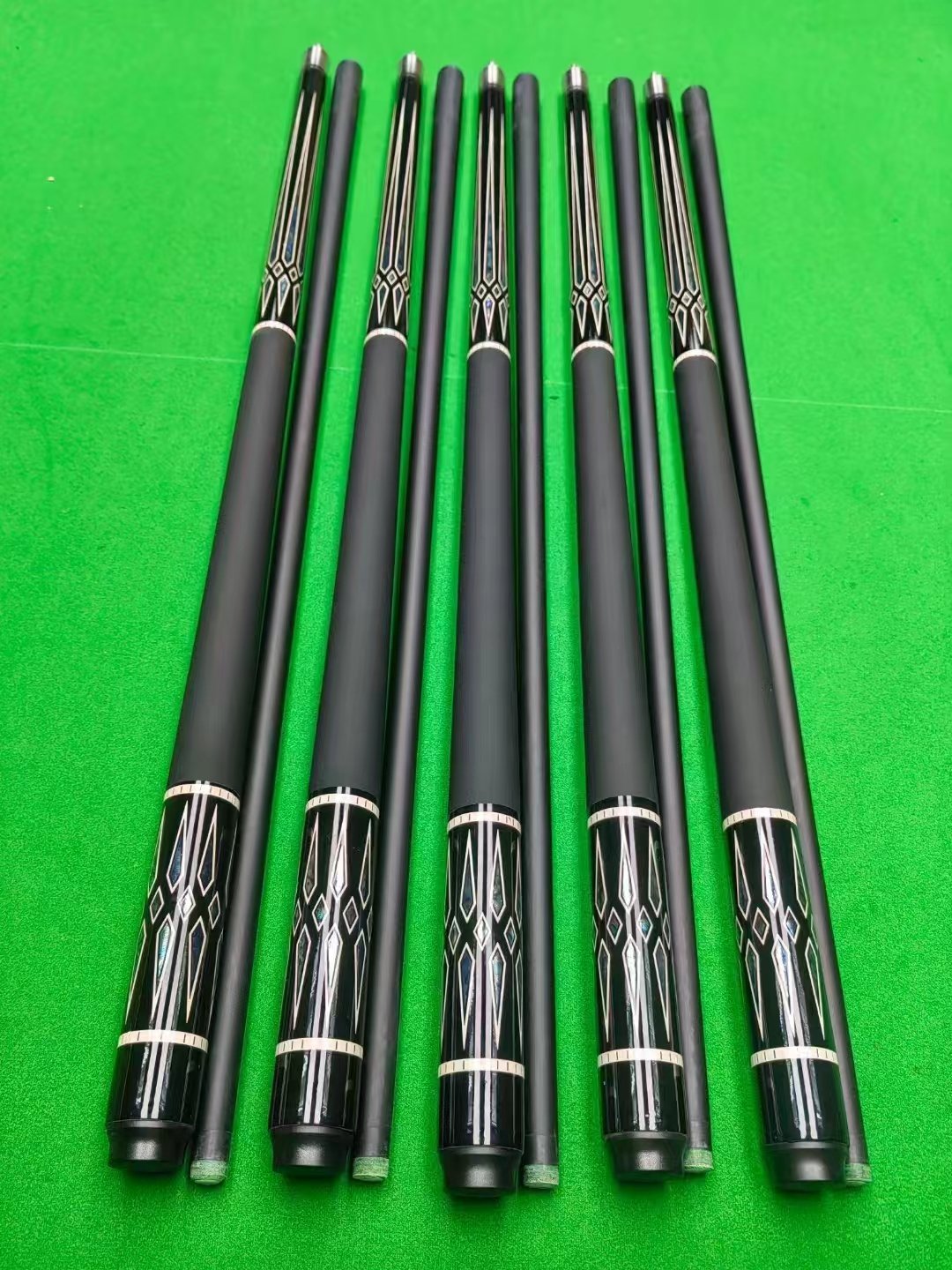 Carbon Fiber Snooker Billiard Cue Standard 1/2 size with 13mm Cue Tips Logo Customizable Factory Direct Sale