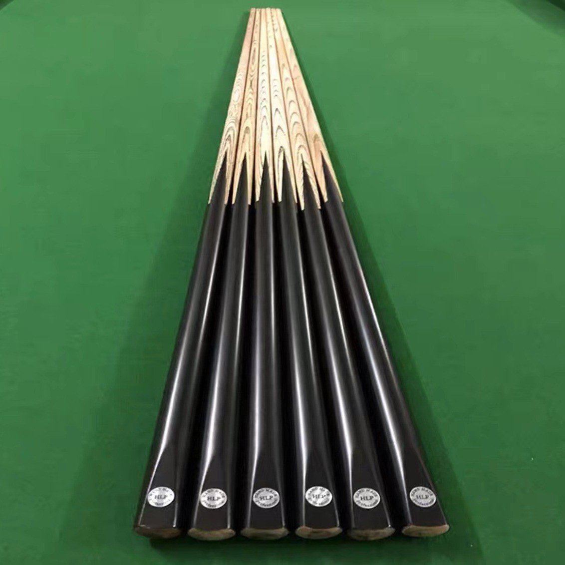 One pc and 3/4 Ebony snooker cues, Serpentine/Ashwood Billiards cues