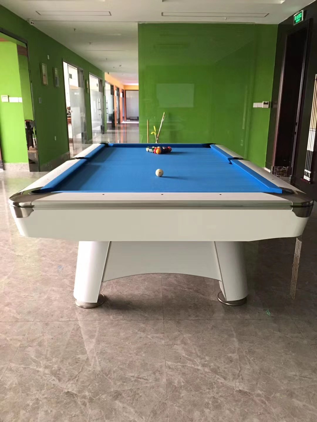 Naipni High end Professional Custom 9ft Solid Wood Billiard Modern Pool Table with Full Accessories