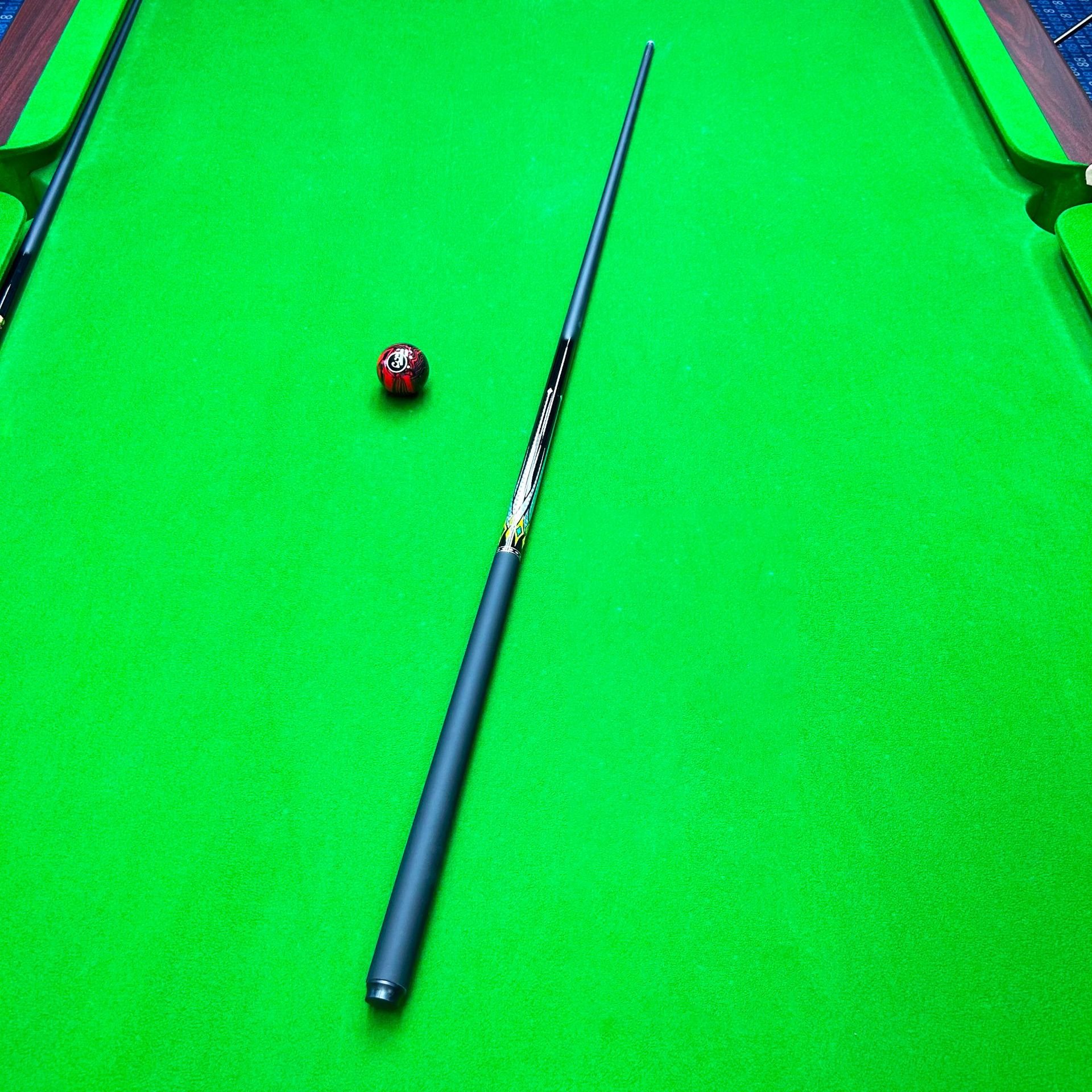 Hot Sell 1 Piece Classic Carbon Fibre Billiard Cue Omin Snooker Cue Stick For Sale