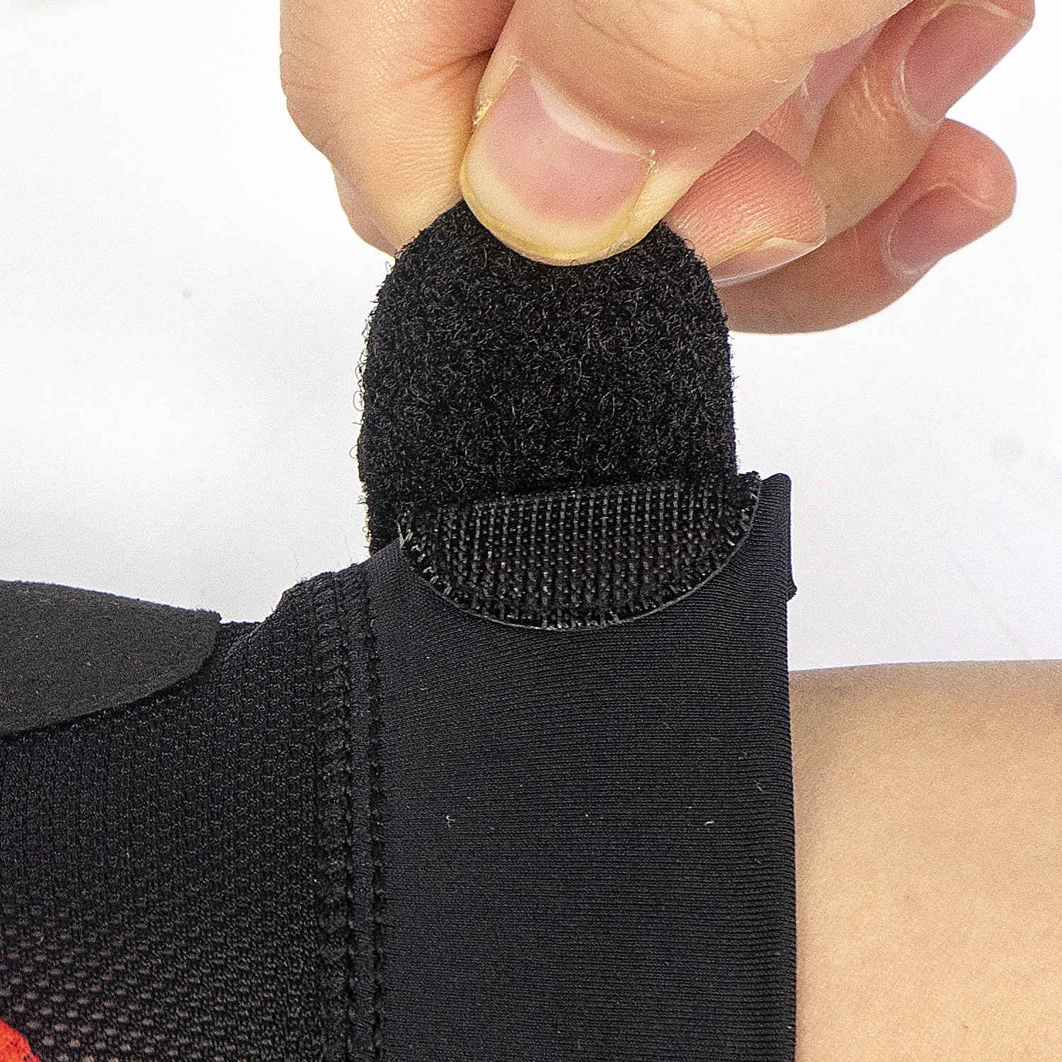 Men's anti-slip wrinkle resistant classical snooker cue gloves billiards gloves 3 finger open finger tip