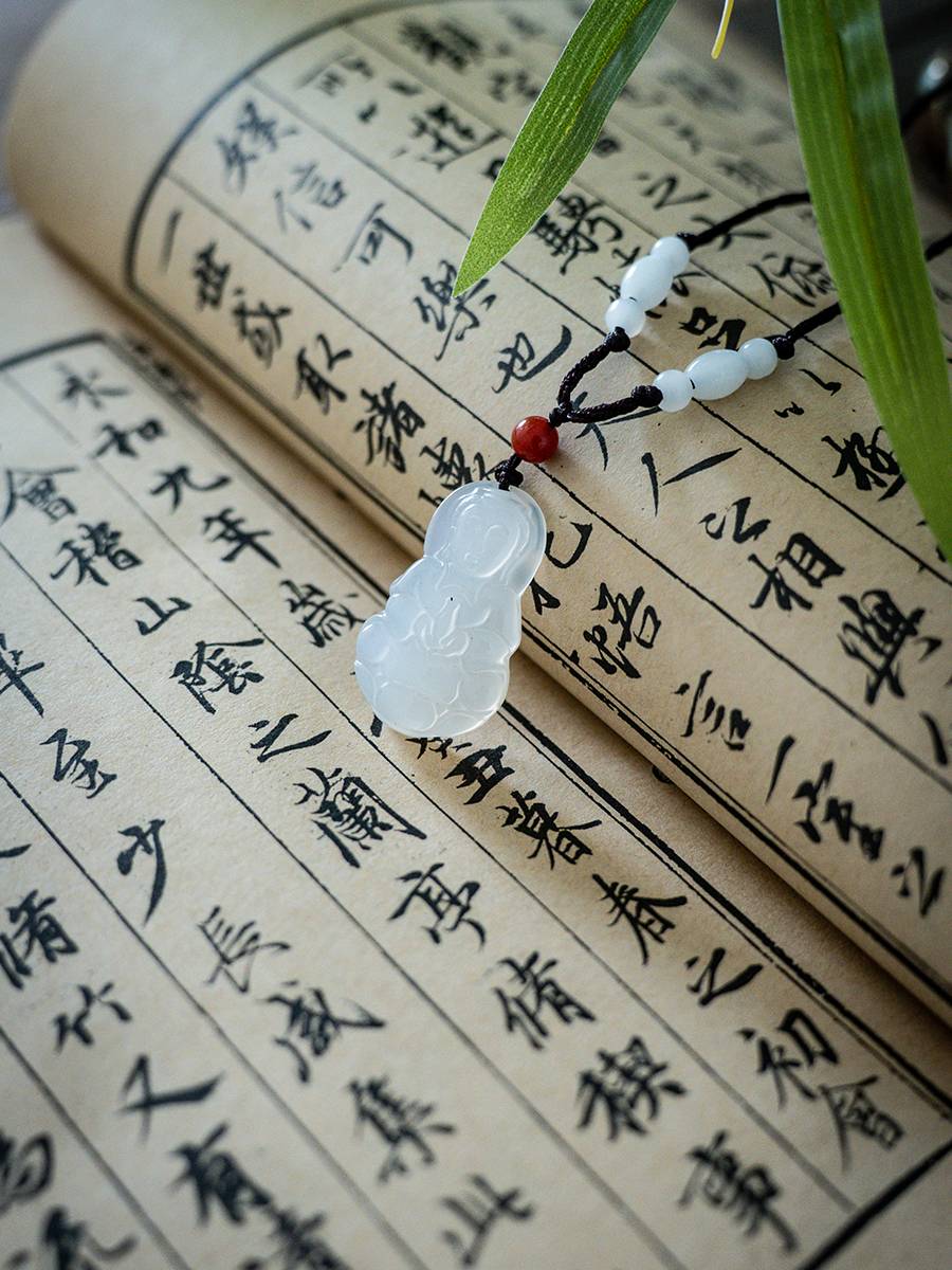 Photo scenery costume photography props book performance shooting line decoration of ancient book model house decoration decorative decoration props