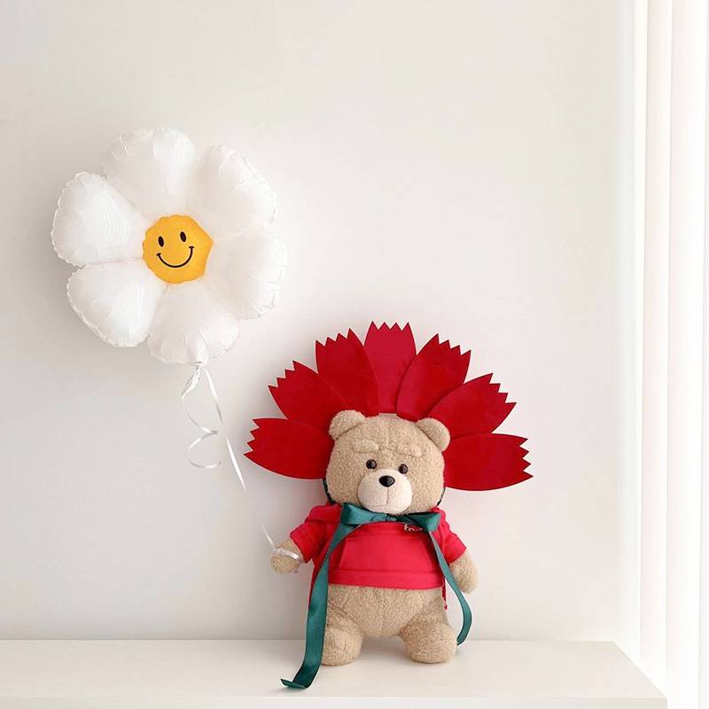 Red hairband+daisy flower