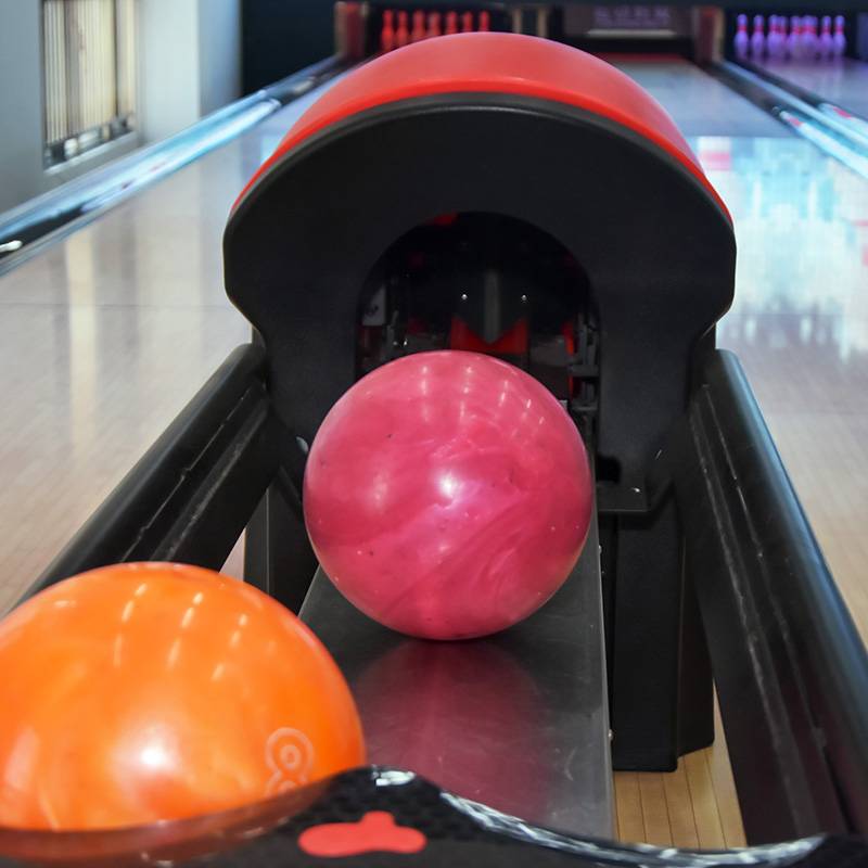Indoor Boaning Ball Experience Hall Digital Sports Sports Tide Play Museum Adult Children's Bowling Training Museum Equipment Equipment