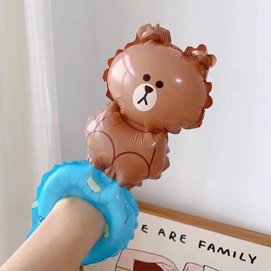 Xiaohongshu, the same cartoon wrist balloon cute little rabbit aluminum film bracelet children's birthday inflatable booth small products