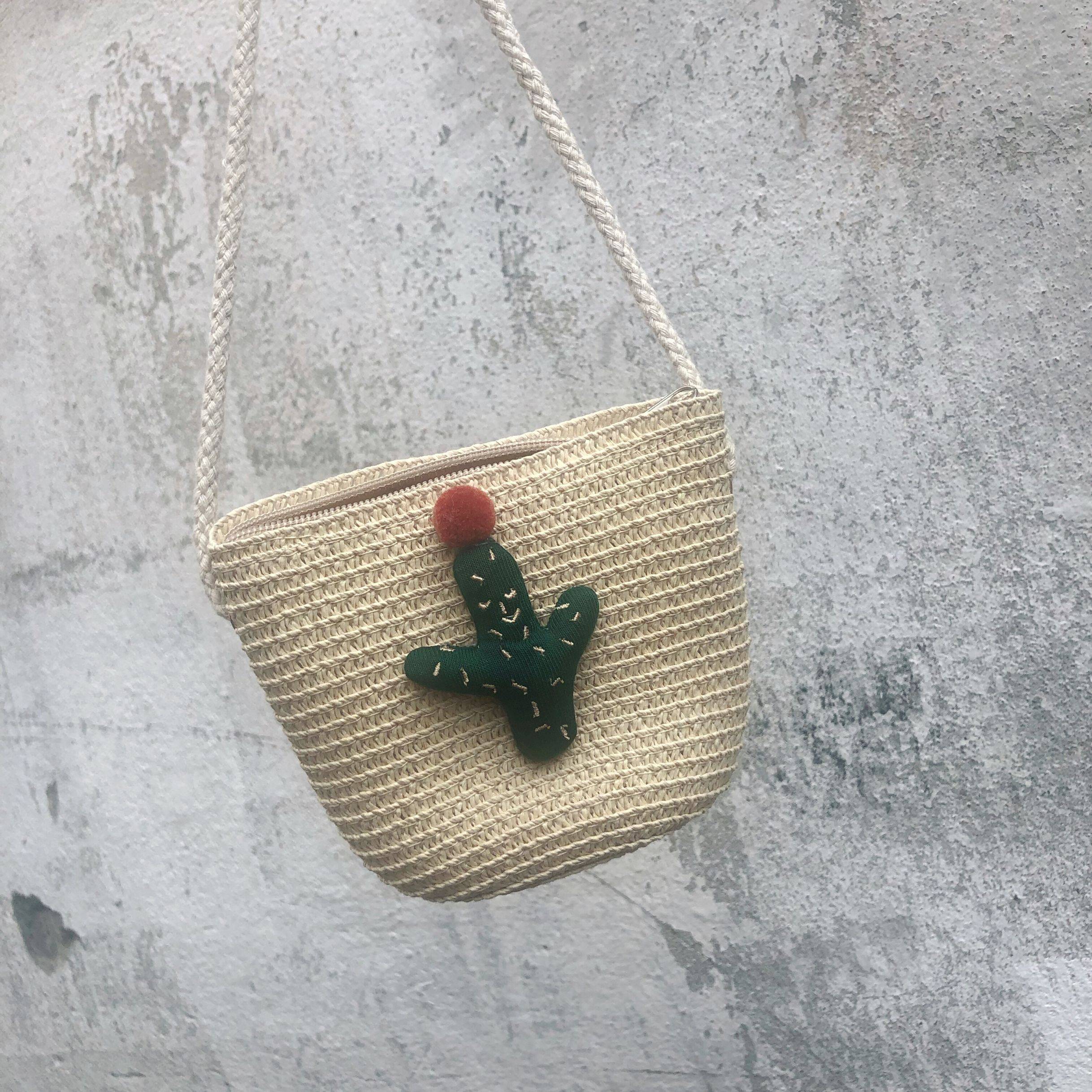 Fairy palm (straw bag)