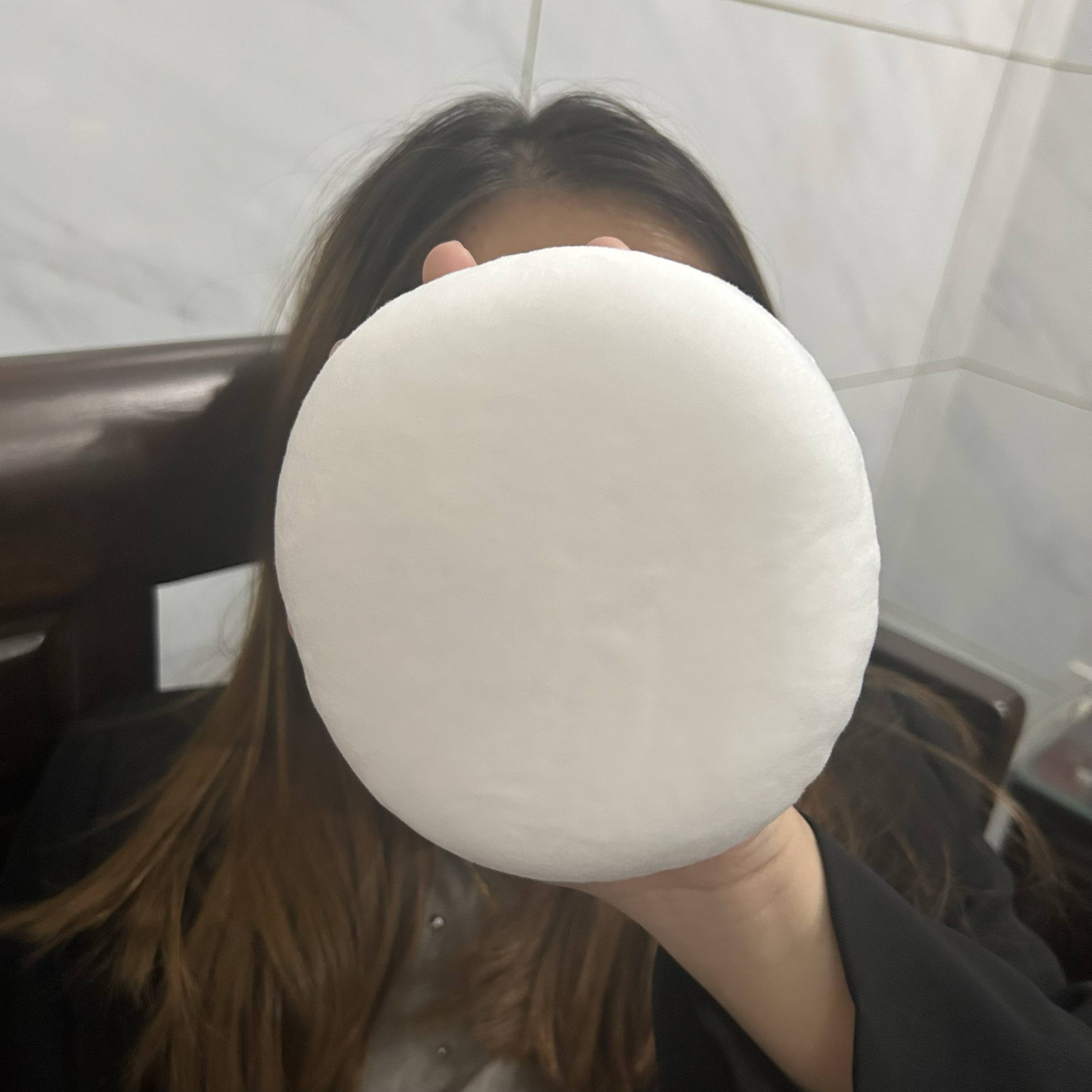 12 cm in diameter white super large puff