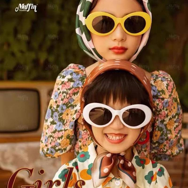 Children's photography props retro port storm dot square scarf photography oval sunglasses personality hip -hop walking show headscarf