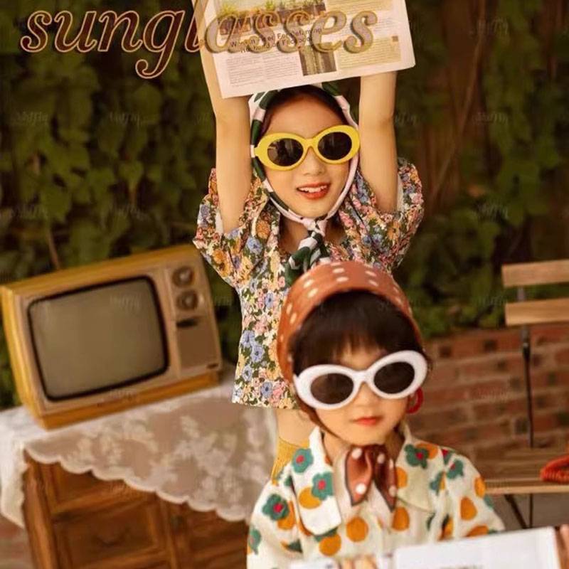 Children's photography props retro port storm dot square scarf photography oval sunglasses personality hip -hop walking show headscarf