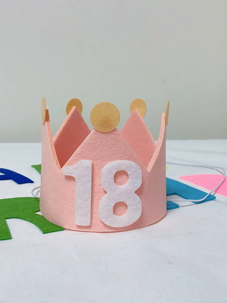 Peach -colored hat (required for customized numbers)