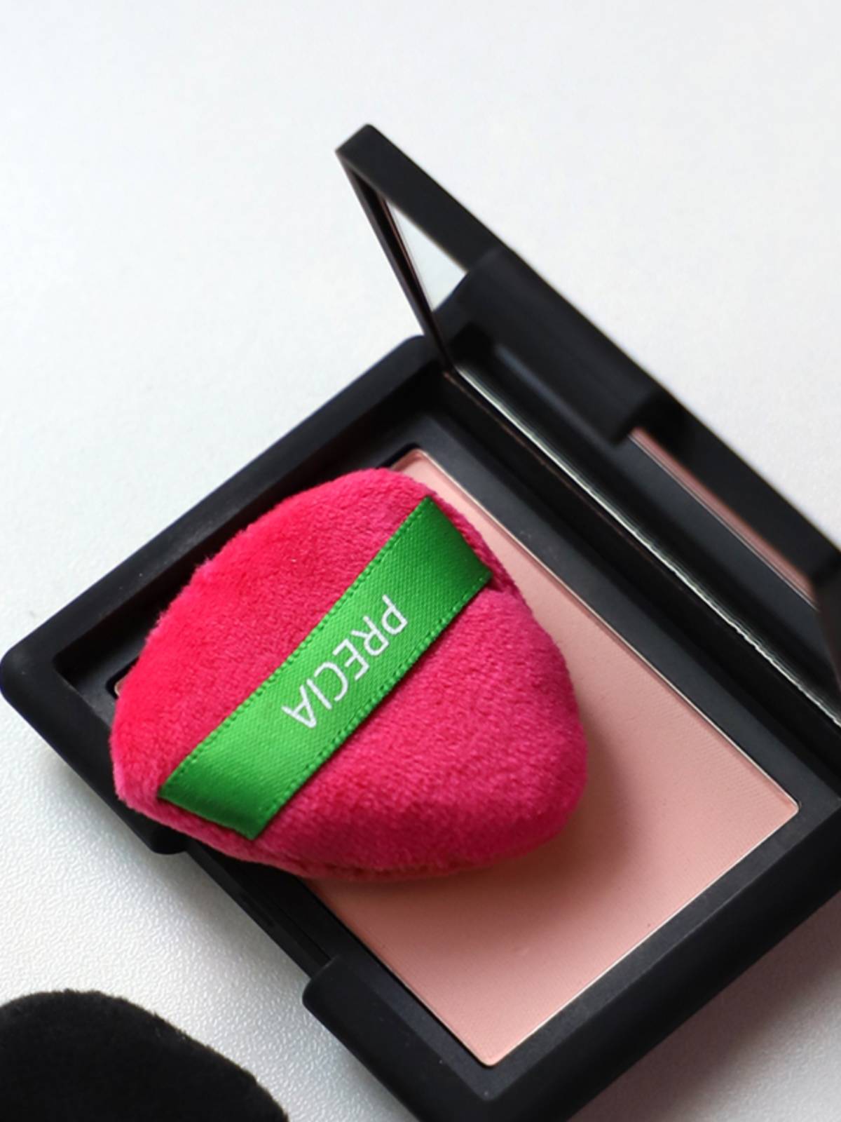 Precia/mini high -gloss blushing loose powder Subtoid makeup special easy to take powder large mini rose red sponge flutter