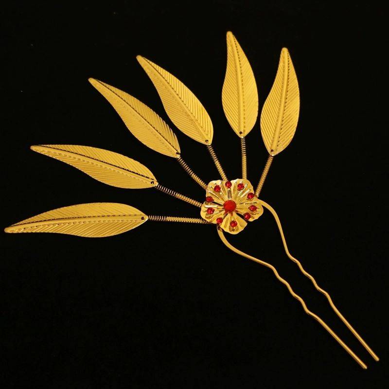 Golden fan -shaped head