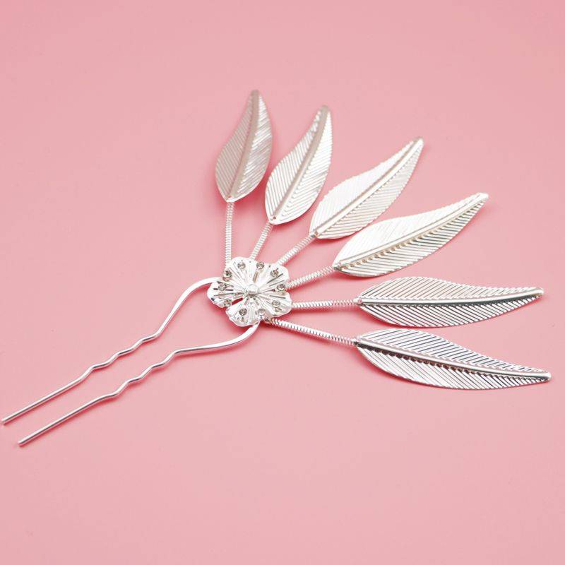 Silver fan -shaped head