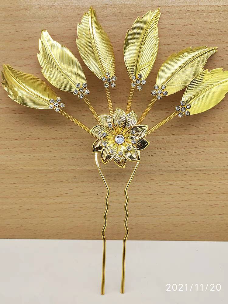 Golden fan -shaped head (white diamond)